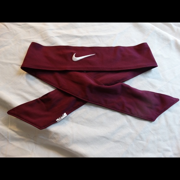 maroon nike headband